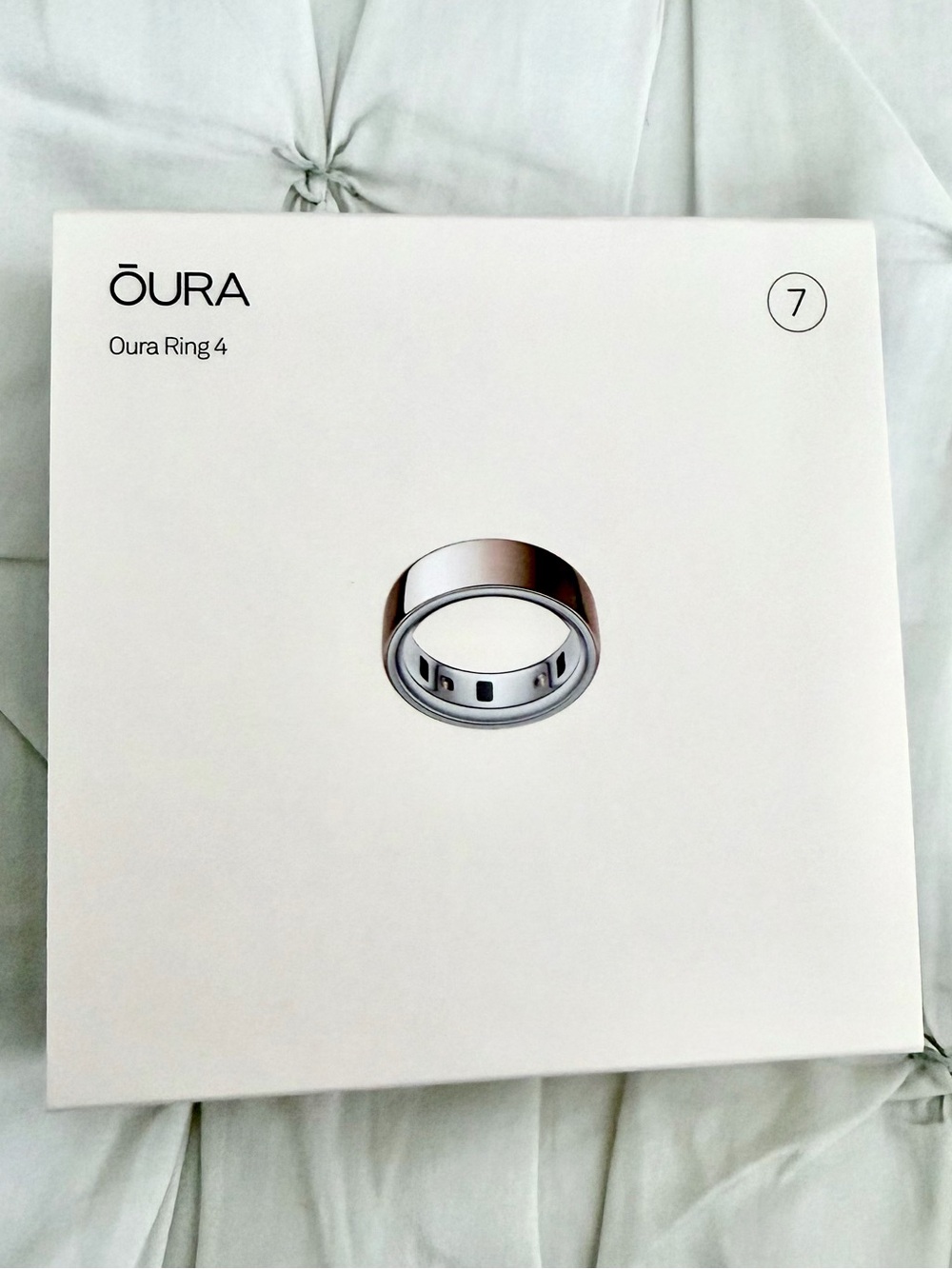 Oura Ring 4 in Rose Gold